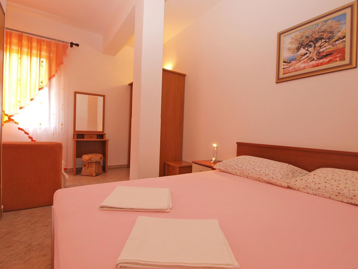 Apartments Slavka 1155 Pula Ngoại thất bức ảnh